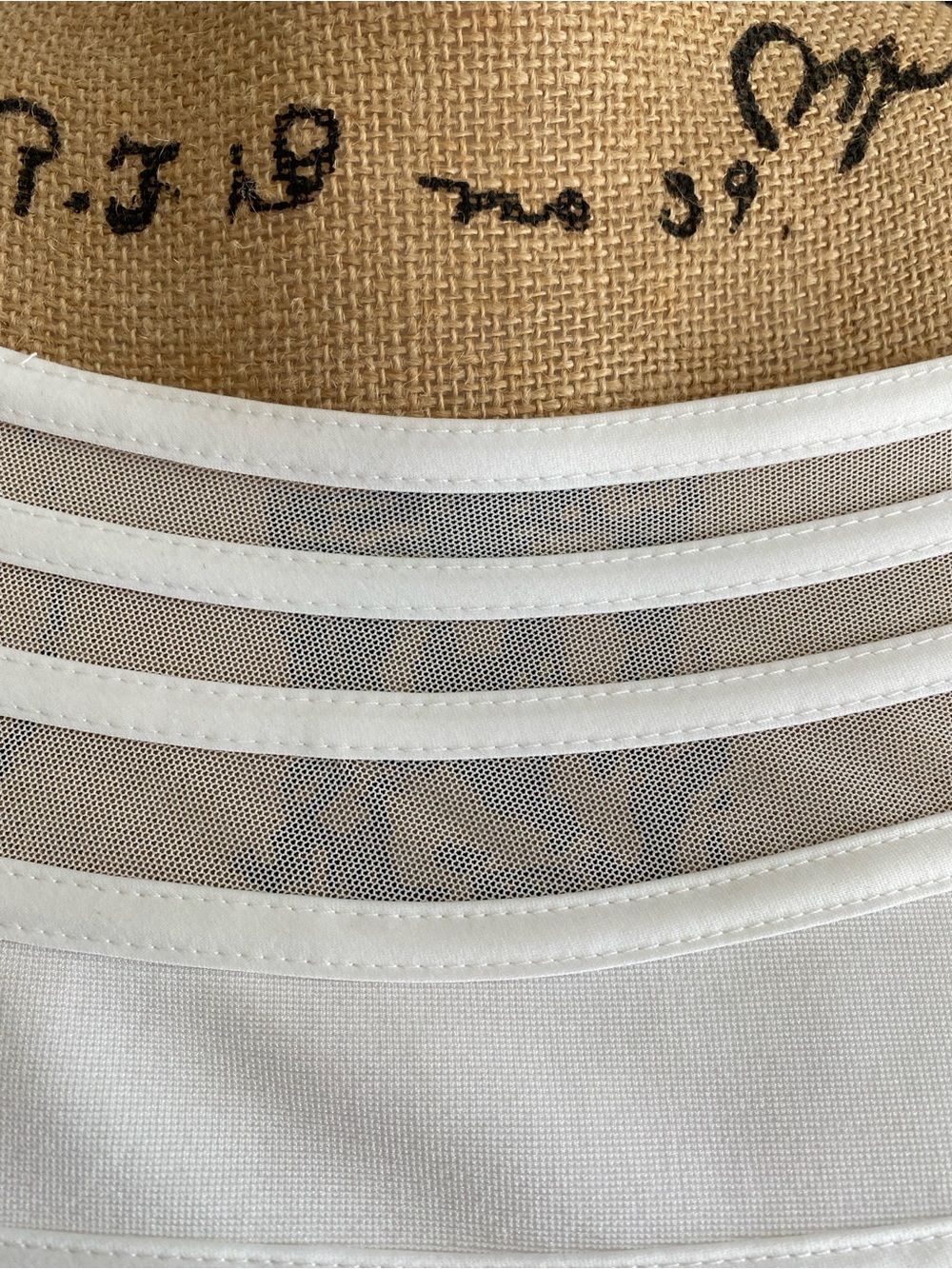 JS Collections Off-Shoulder Top - Picture 5 of 10